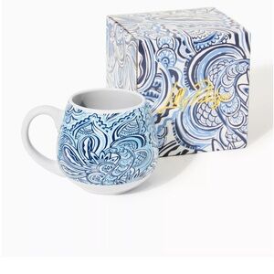 NWT Lilly Pulitzer Blue & White Mug Resort White Give It A Whirl Paisley Design